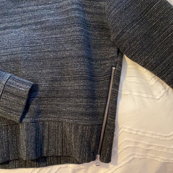 Aritzia Wilfred Free sweater size small - Picture 3 of 3